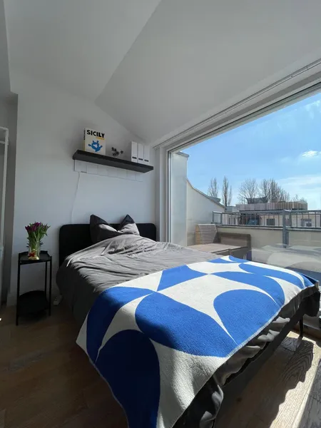 Penthouse mit 2 Zimmern in Berlin Friedrichshain — photo 1
